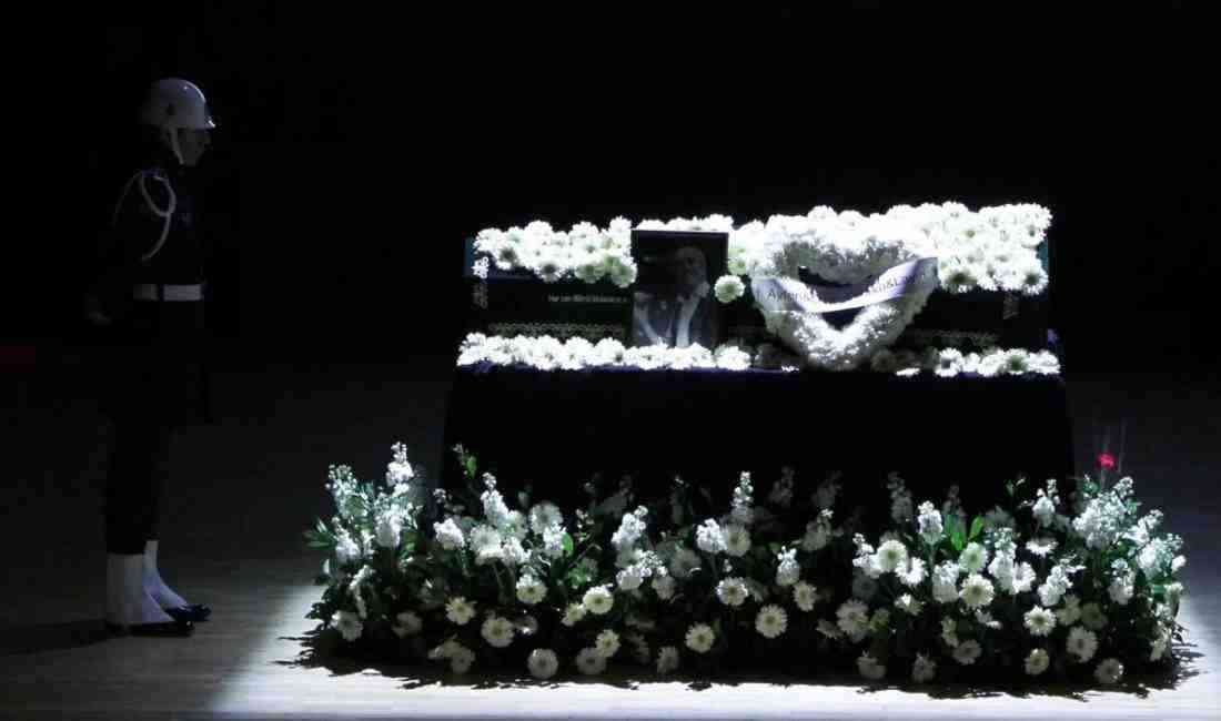 Sanatçı Edip Akbayram, çoklu organ yetmezliği nedeniyle 2 Mart Pazar