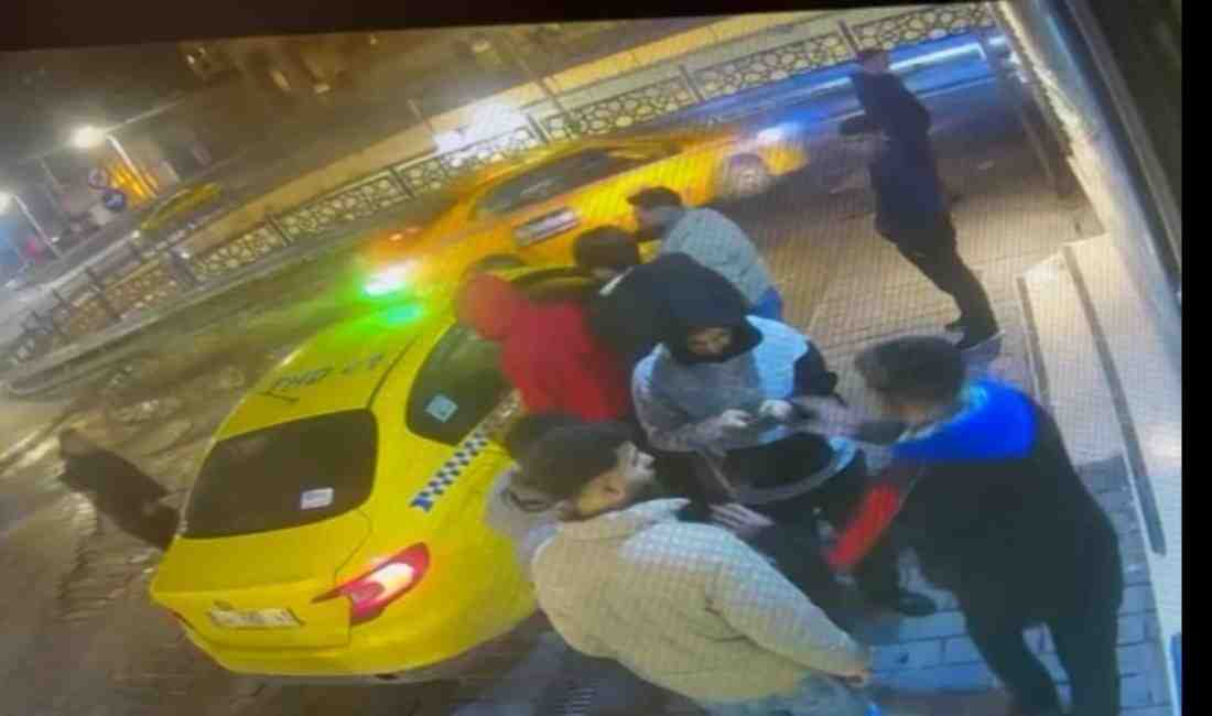 Taksim’de Çifte Kapkaç! 7 Kişinin Telefonunu Çalan Şüpheli Yakalandı Beyoğlu’nda Peş Peşe Kapkaç Olayları İstanbul Taksim’de, bir hafta içinde