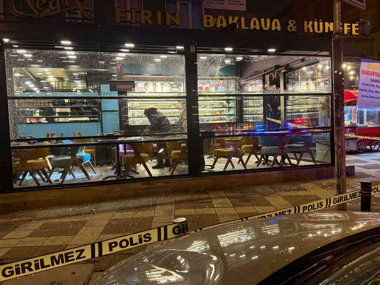 Motosikletli Şüpheliler Olay Yerinden Kaçtı İstanbul Ümraniye’de, aralarında yaklaşık 700