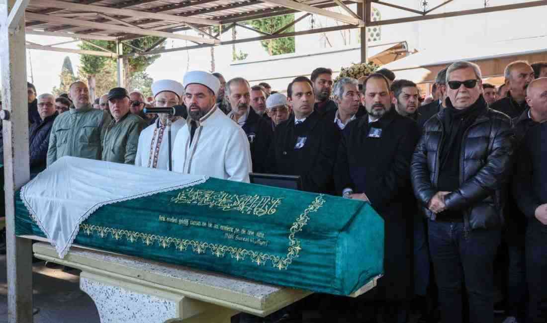 Türkiye’de çini sanatının öncülerinden olan ünlü iç mimar ve seramik