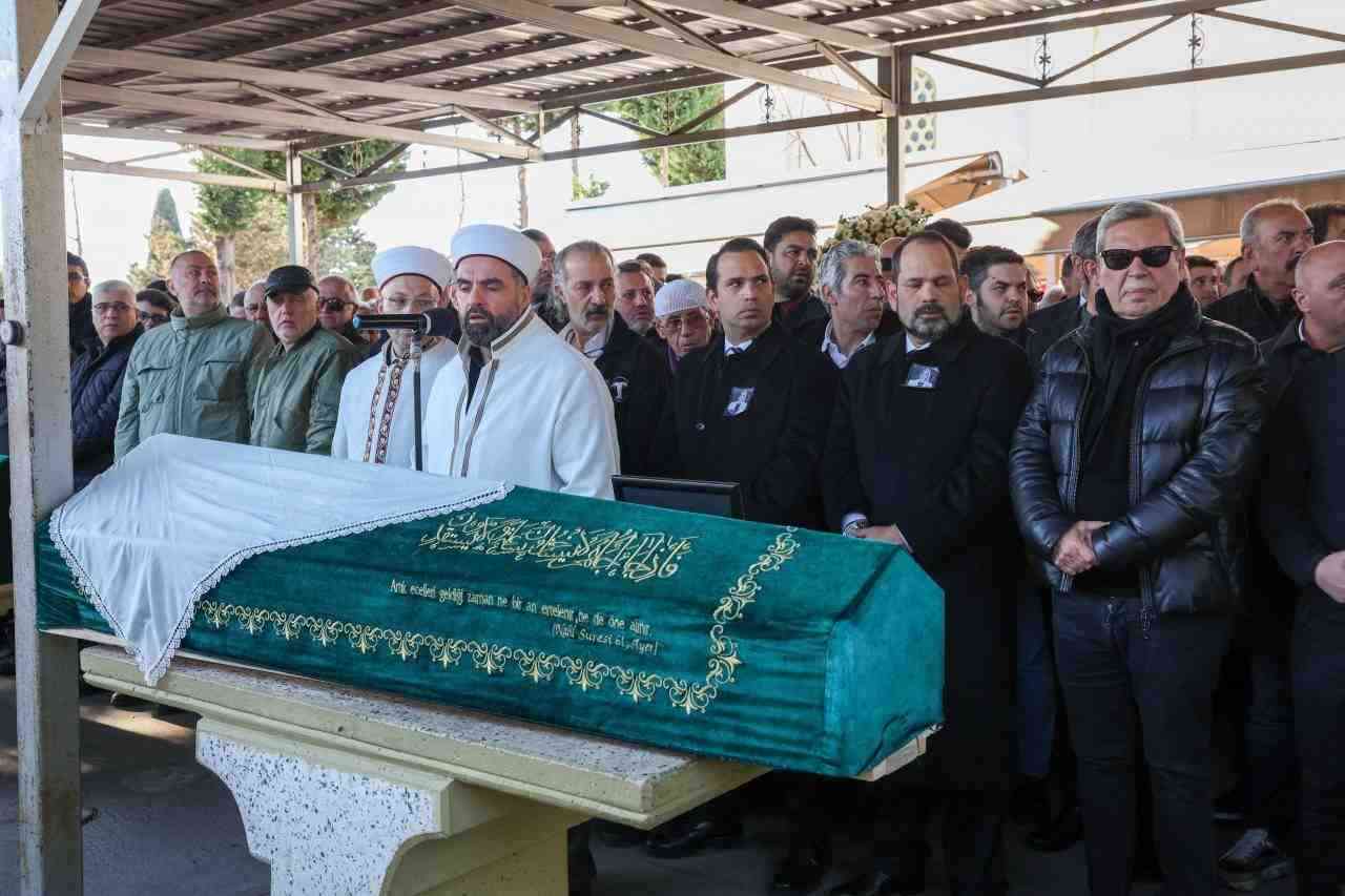 Türkiye’de çini sanatının öncülerinden olan ünlü iç mimar ve seramik