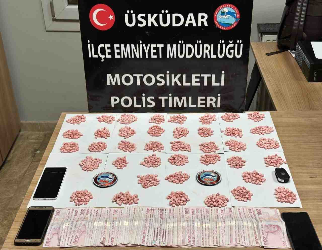 İstanbul’un Üsküdar ilçesinde polis ekipleri tarafından yapılan denetimde, şüphe üzerine