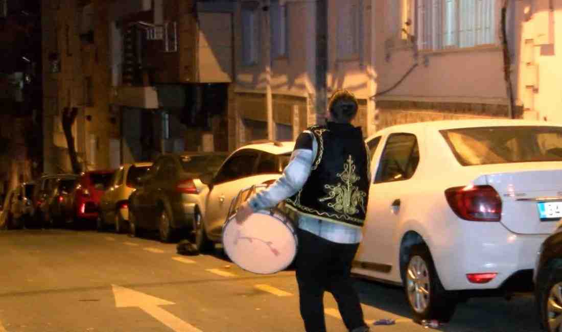 Fırınlarda Pide Kuyruğu Oluştu Ramazan ayının başlamasıyla birlikte İstanbul’da ilk