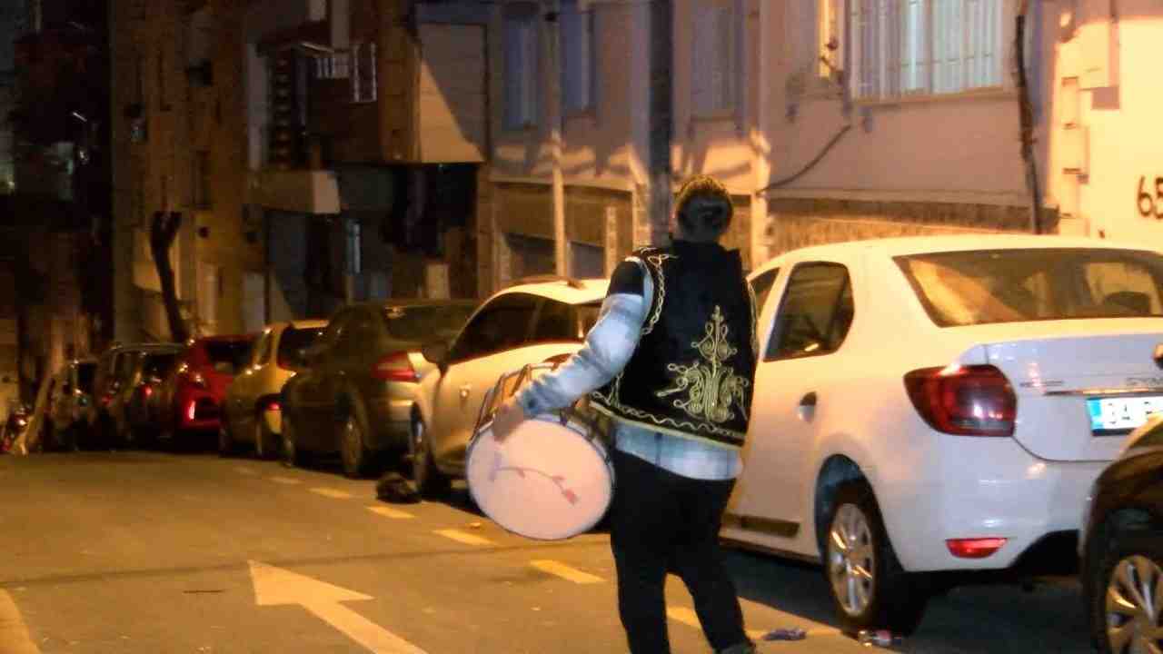 Fırınlarda Pide Kuyruğu Oluştu Ramazan ayının başlamasıyla birlikte İstanbul’da ilk