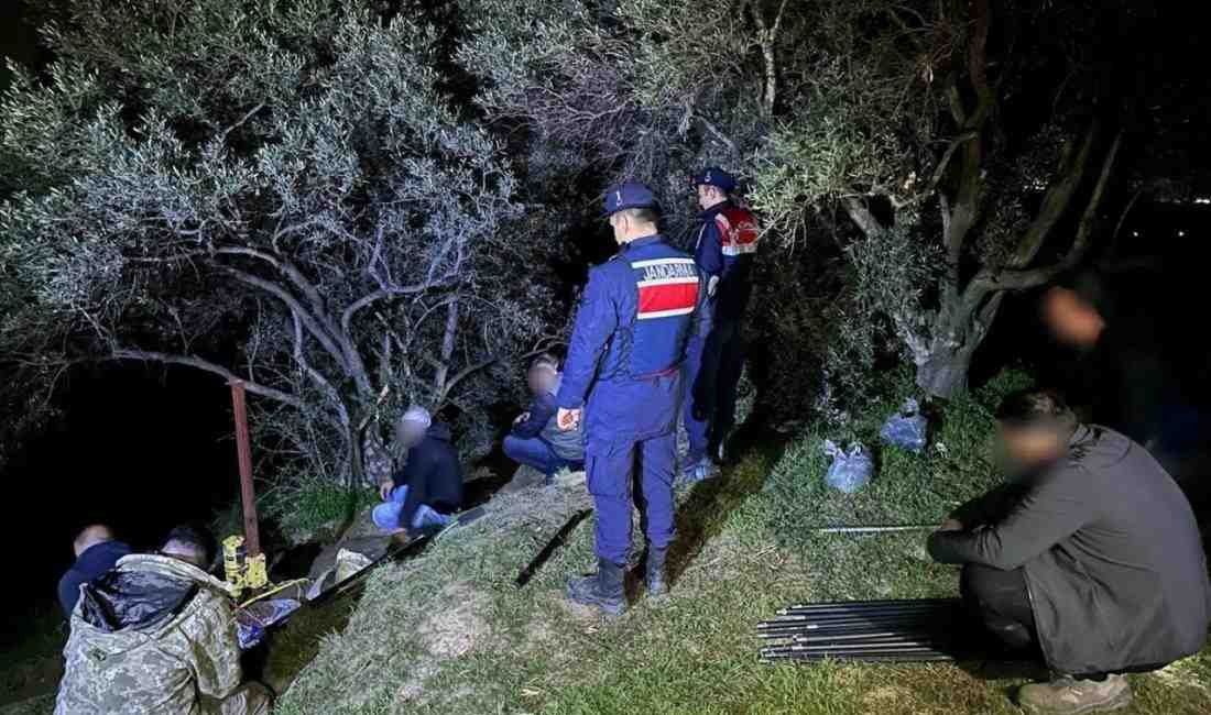 Aydın’ın Germencik ilçesinde kaçak kazı yaparak tarihi eser arayan 7