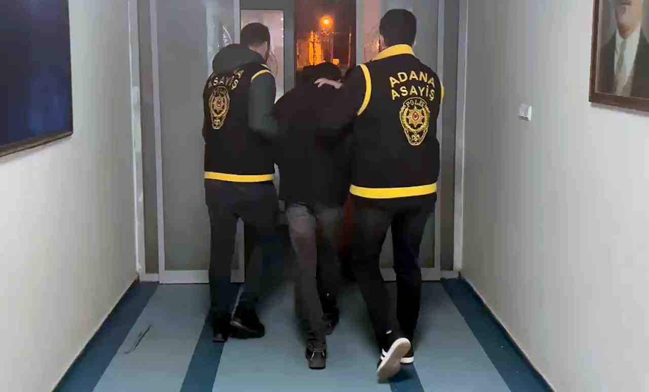 Adana’da kahvehaneye baskın yaparak Erkan Savan (35) ve Ramazan Durak’ı