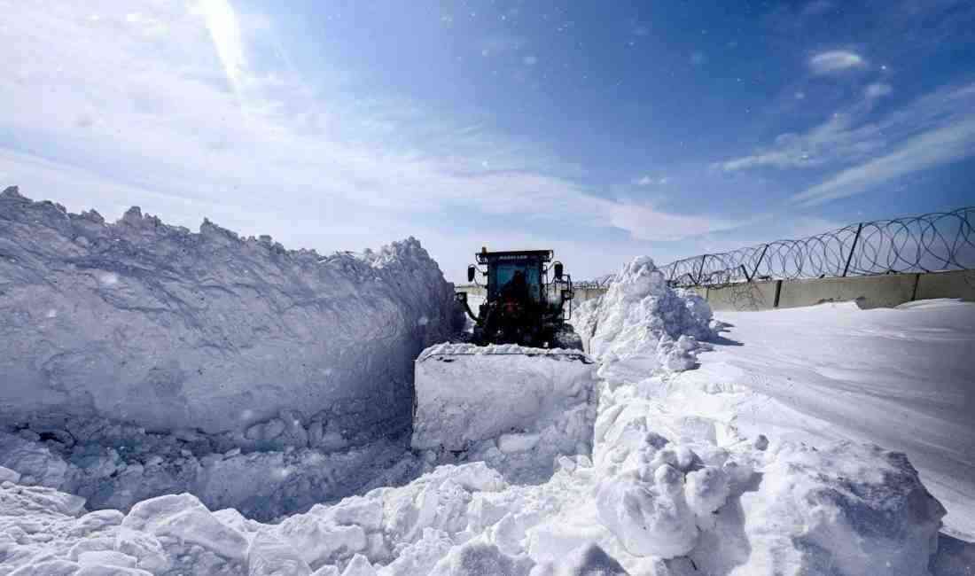Van’da geçen hafta etkili olan kar yağışı nedeniyle kapanan 85