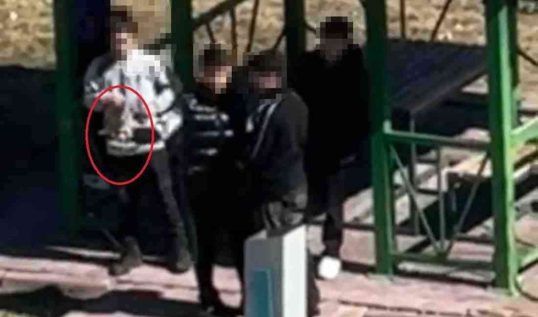 Kayseri’nin Kocasinan ilçesinde 14 yaşındaki T.K., kurusıkı tabanca ile ateş