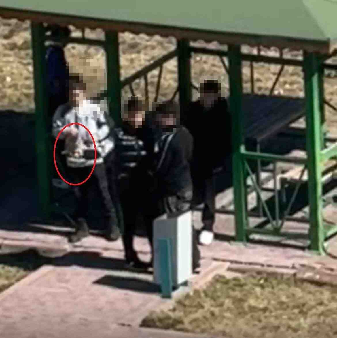 Kayseri’nin Kocasinan ilçesinde 14 yaşındaki T.K., kurusıkı tabanca ile ateş