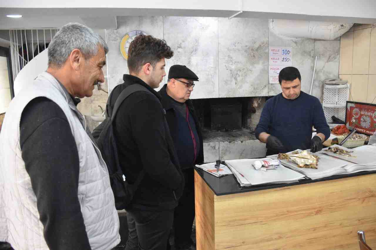 Sivas’ın yaklaşık 200 yıllık geleneksel lezzeti olan pişmiş kelle, ramazan