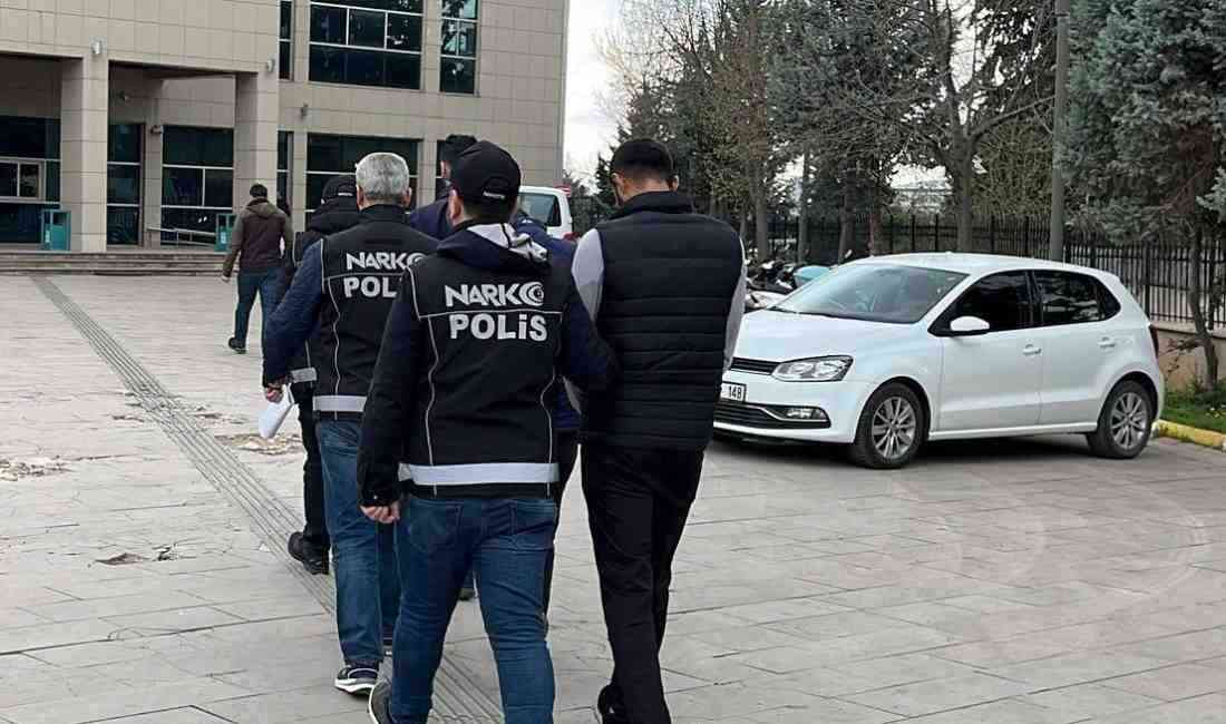 Polis Baskınında Uyuşturucu ve Hassas Terazi Ele Geçirildi Kilis İl