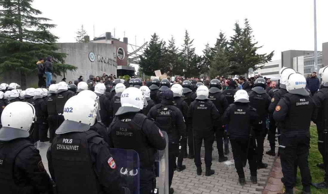 Kocaeli Üniversitesi (KOÜ) Umuttepe Kampüsü’nde, İstanbul Büyükşehir Belediye Başkanı Ekrem