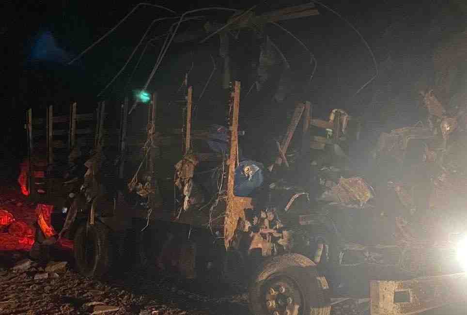 Kolombiya’nın güneybatısındaki Cauca bölgesinde askerlere yönelik düzenlenen bombalı saldırıda 5