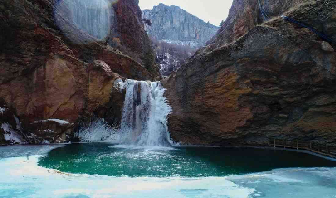 Hava Sıcaklığı Eksi 18 Dereceye Düştü Konya’nın Taşkent ilçesinde bulunan