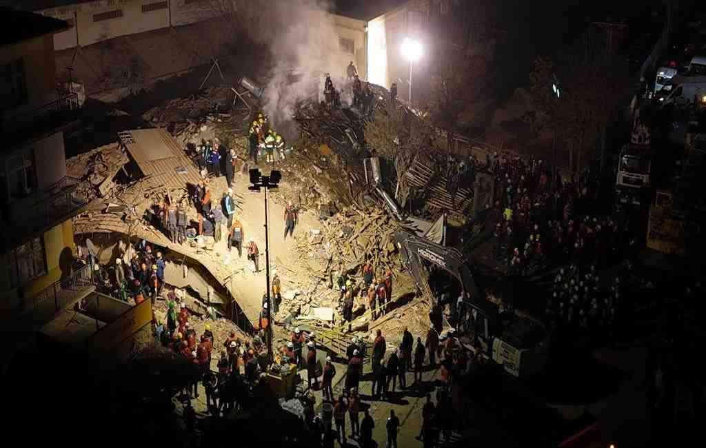 Konya’da 2 kişinin hayatını kaybettiği, 3 kişinin enkazdan yaralı kurtarıldığı