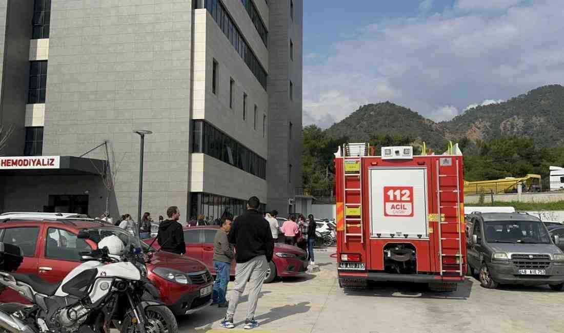 Muğla’nın Marmaris ilçesinde, devlet hastanesinin eczane kısmındaki elektrik panosunda çıkan