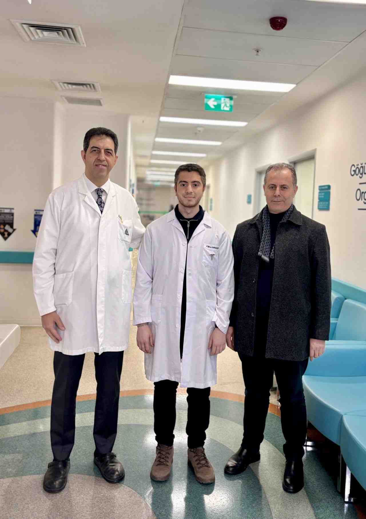 Herpes virüsüne bağlı ensefalit nedeniyle 52 gün yoğun bakımda kalan