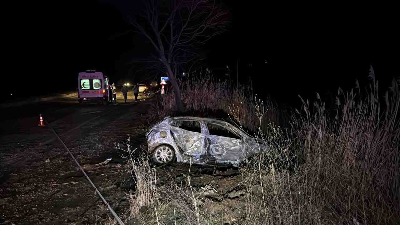 İki Otomobil Çarpıştı, Araçlardan Biri Alev Aldı Çanakkale, Çan kazası,