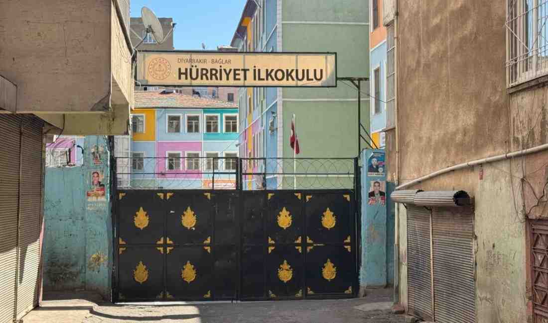 Öğretmen S.A.F., Yumruk ve Bıçak Darbesiyle Yaralandı Diyarbakır’ın Bağlar ilçesinde,