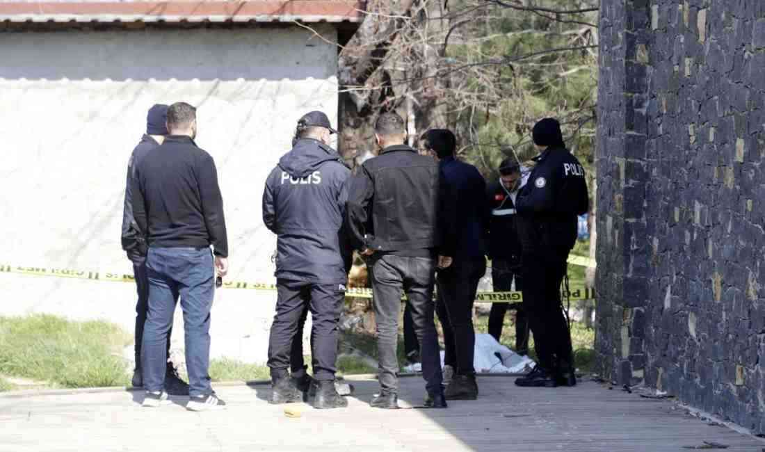 Edirne’nin Keşan ilçesinde 69 yaşındaki Önder Gündüz, bir parkta ölü