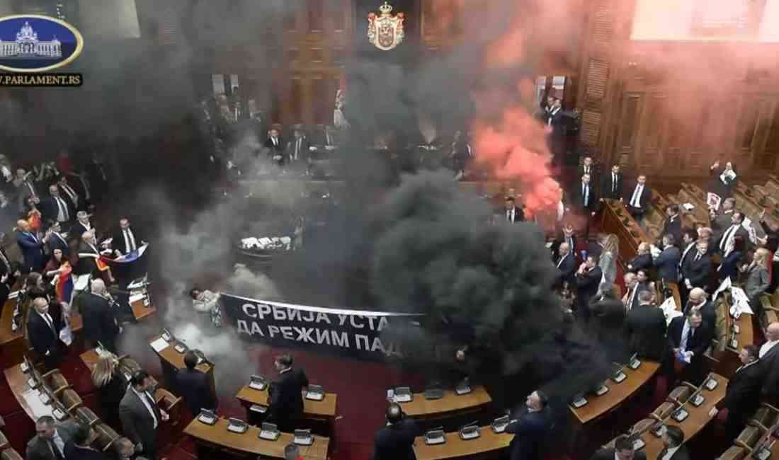 Sırbistan Ulusal Meclisi’nde, Başbakan Milos Vucevic’in istifası ve yükseköğretim kanununun