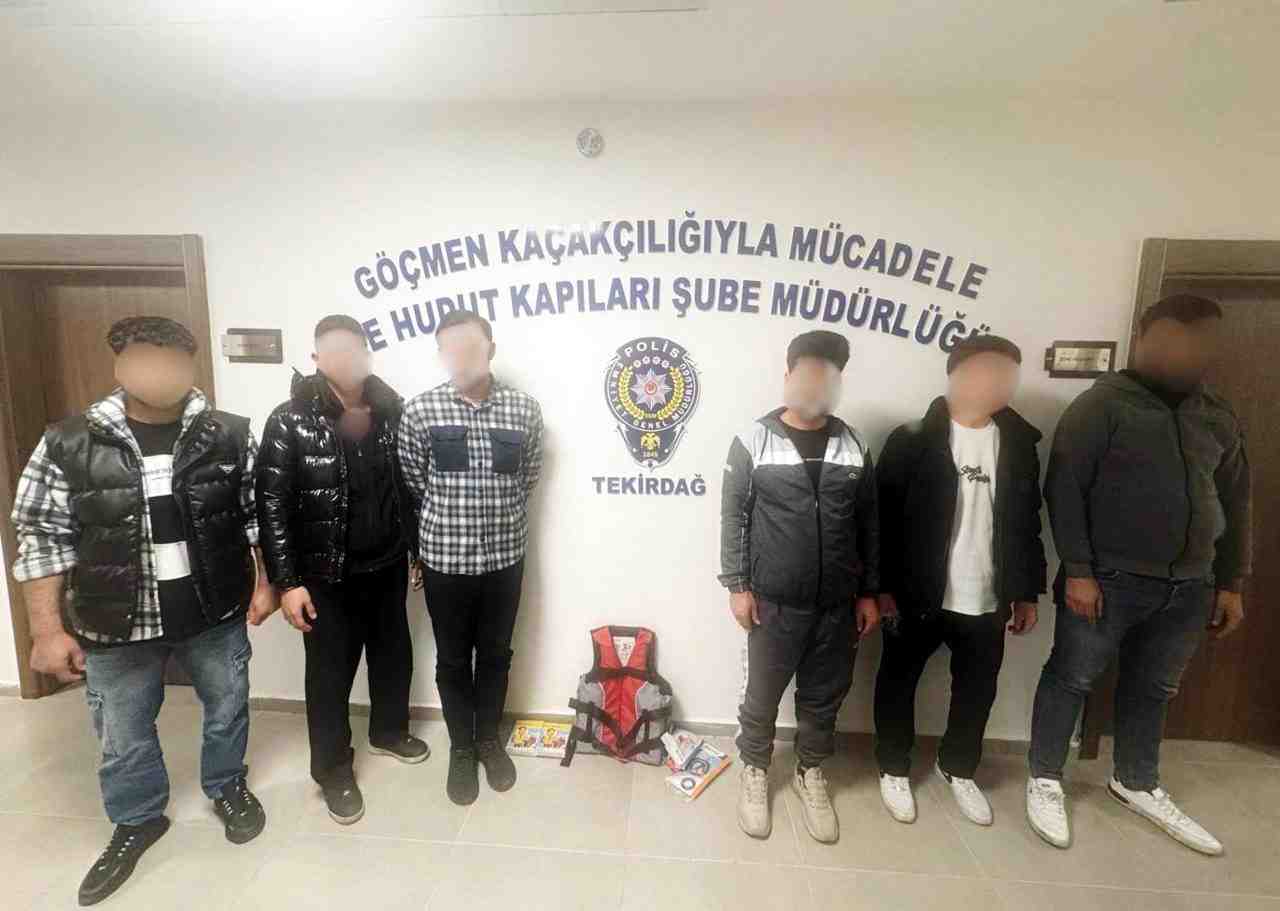 Tekirdağ’da polis ekiplerinin düzenlediği operasyonda, 3 kaçak göçmenle birlikte yakalanan