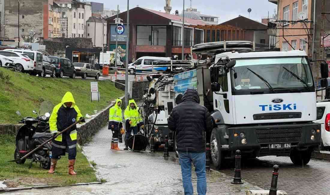 Şiddetli Yağış Sonrası Sokaklar Sular Altında Kaldı Trabzon’da dün akşam