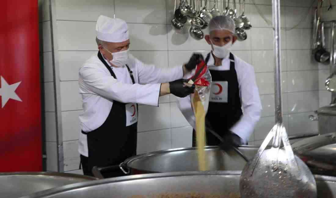 Türk Kızılay Başkanı Fatma Meriç Yılmaz, 106 yıldır hizmet veren