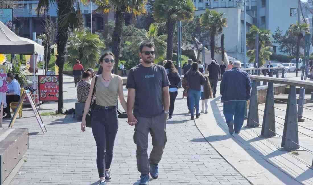 Türkiye genelinde etkisini artıran sıcak hava dalgası, Zonguldak’ı Türkiye’nin en