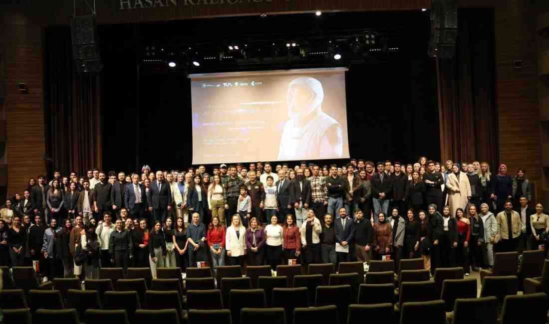 Türkiye’nin ilk astronotu Alper Gezeravcı, Gaziantep’te Hasan Kalyoncu Üniversitesi öğrencileriyle