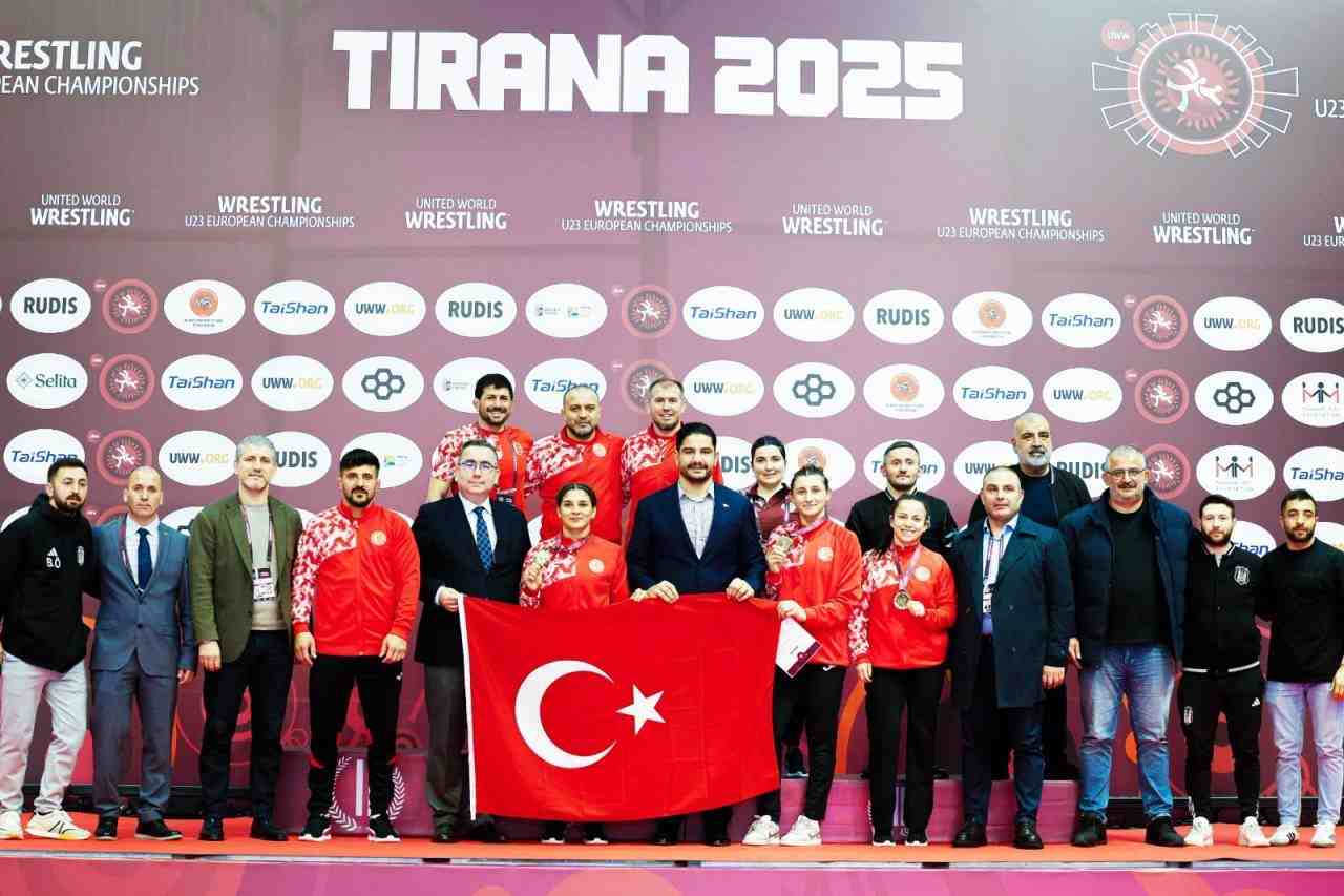 Arnavutluk’un Tiran kentinde düzenlenen U23 Avrupa Güreş Şampiyonası’nda, kadın milli
