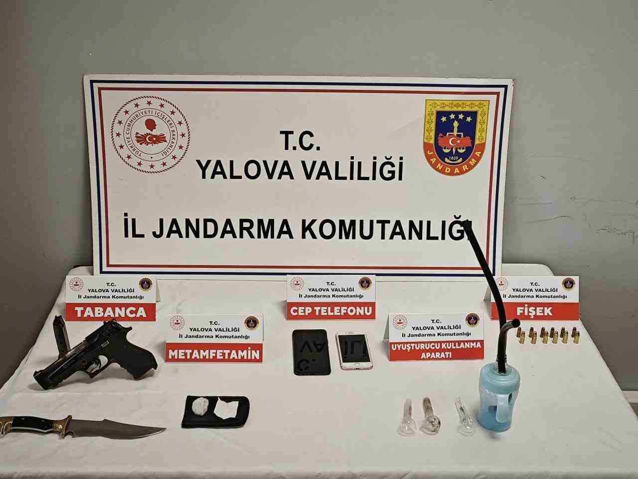 Yalova İl Jandarma Komutanlığı ekiplerinin düzenlediği uyuşturucu operasyonunda 5 şüpheli