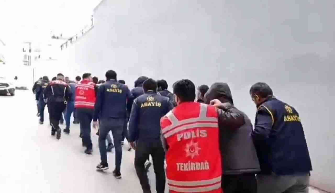 Fabrika depolarını hedef aldılarTekirdağ’da elektrik şirketlerine ait depolardan yapılan kablo