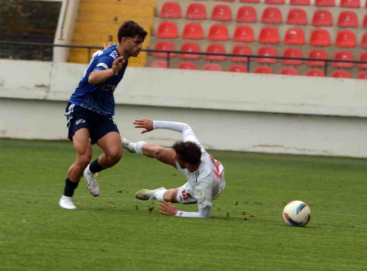 TFF 3. Lig 4. Grup’ta kümede kalma mücadelesi veren 7