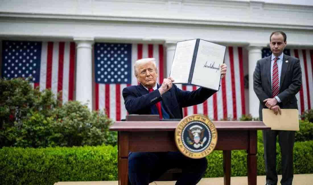 ABD Başkanı Donald Trump, yeni ticaret tarifelerini açıkladı. Çin, AB