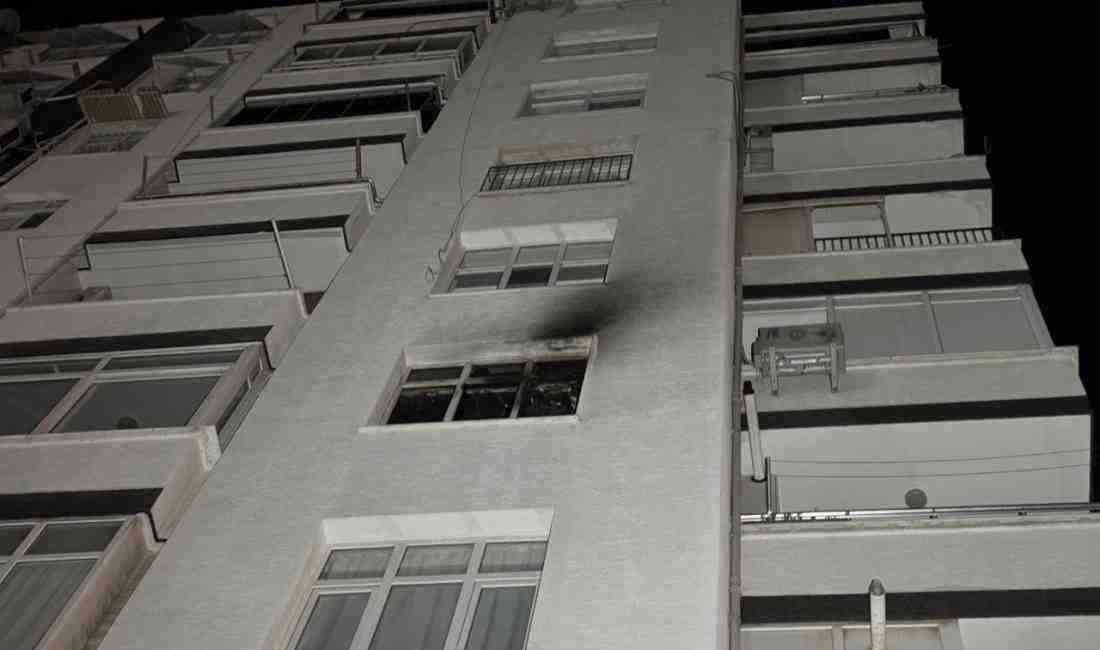 Gece Yarısı Alevler Yükseldi Adana’nın Çukurova ilçesinde gece saatlerinde çıkan