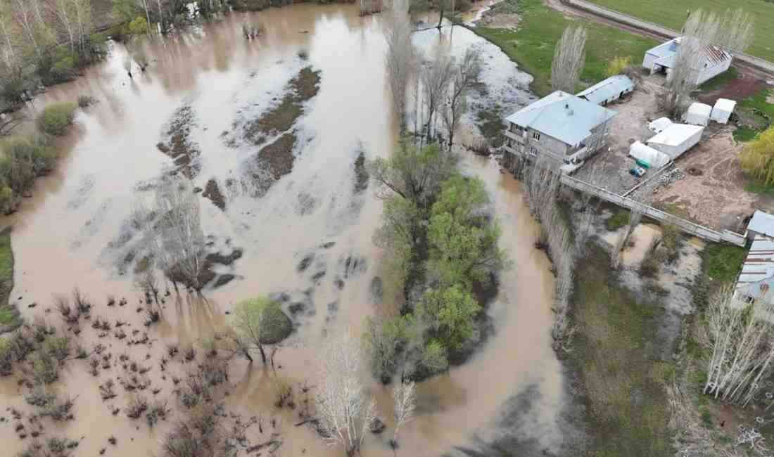 Şiddetli Yağış Derede Taşkına Neden Oldu Ağrı’nın Patnos ilçesinde etkili