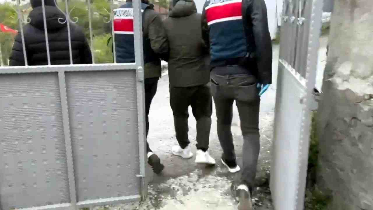 İçişleri Bakanı Ali Yerlikaya, Antalya merkezli 13 ilde düzenlenen eş