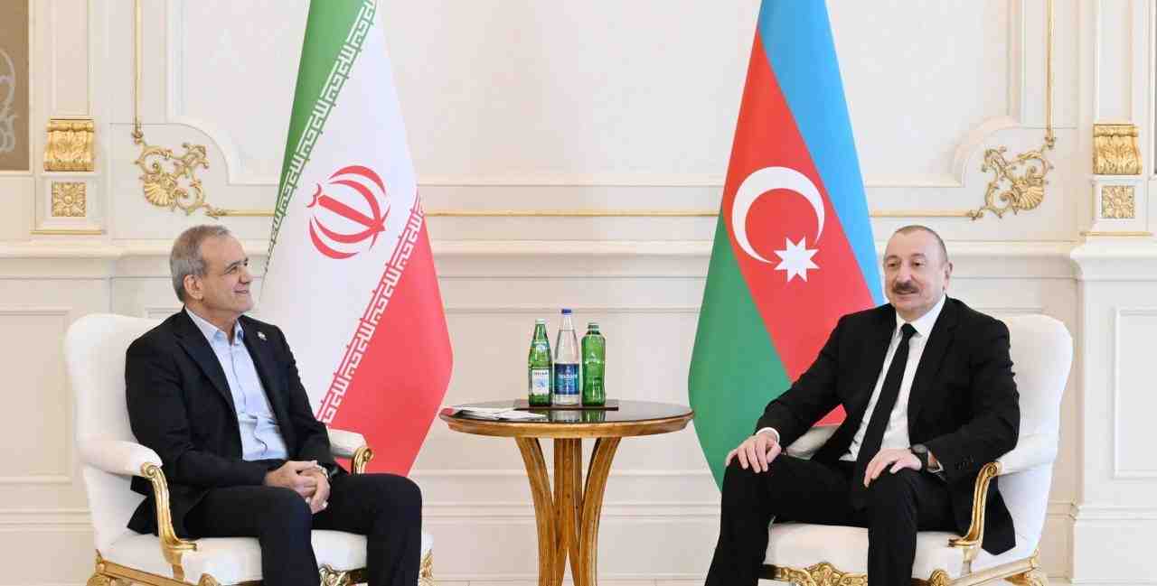 Azerbaycan Cumhurbaşkanı İlham Aliyev ile İran Cumhurbaşkanı Mesud Pezeşkiyan, Bakü’de
