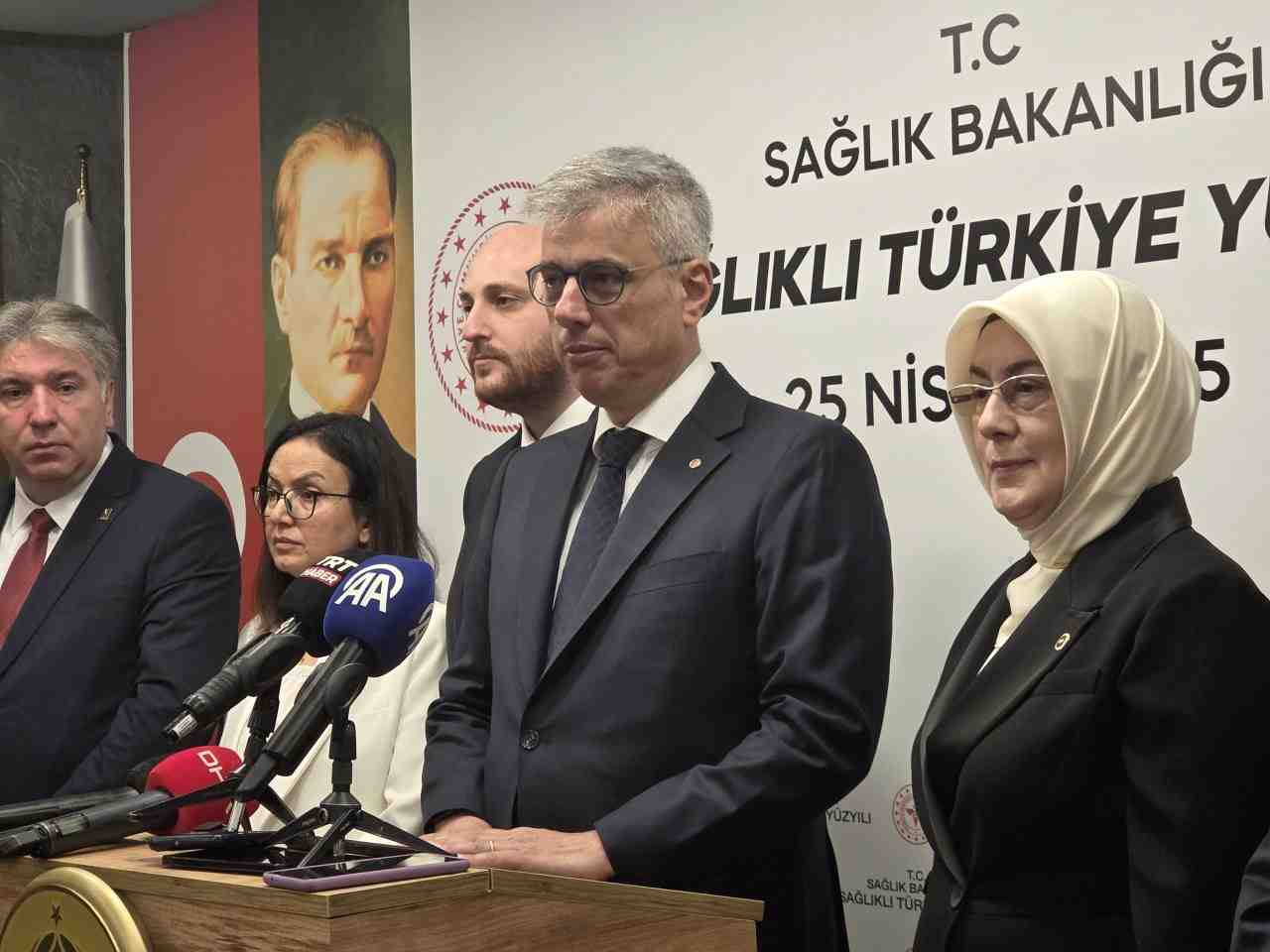 Sağlık Bakanı Kemal Memişoğlu, bir dizi ziyaret kapsamında gittiği Yalova’da,