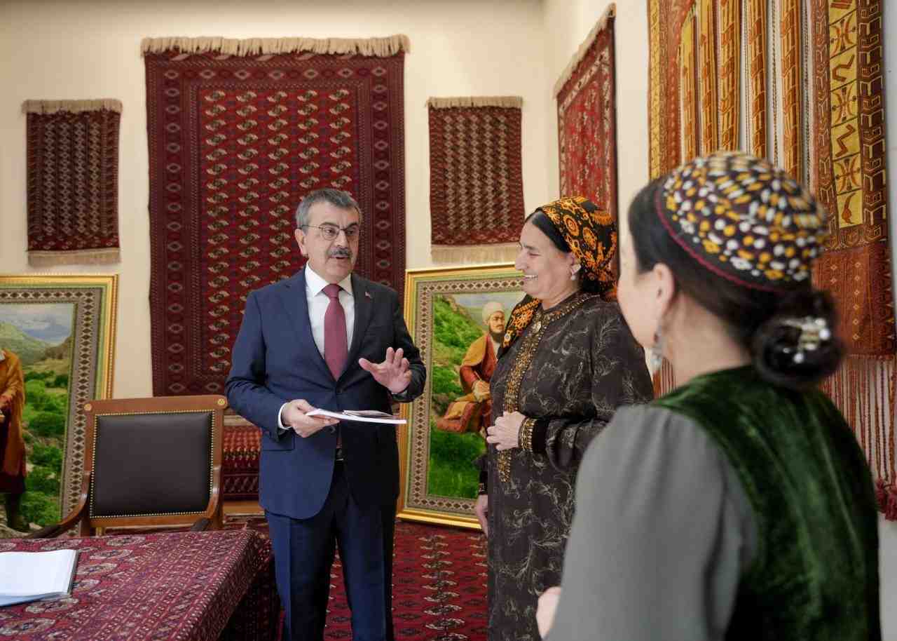 Milli Eğitim Bakanı Yusuf Tekin, resmi temaslarda bulunmak üzere gittiği