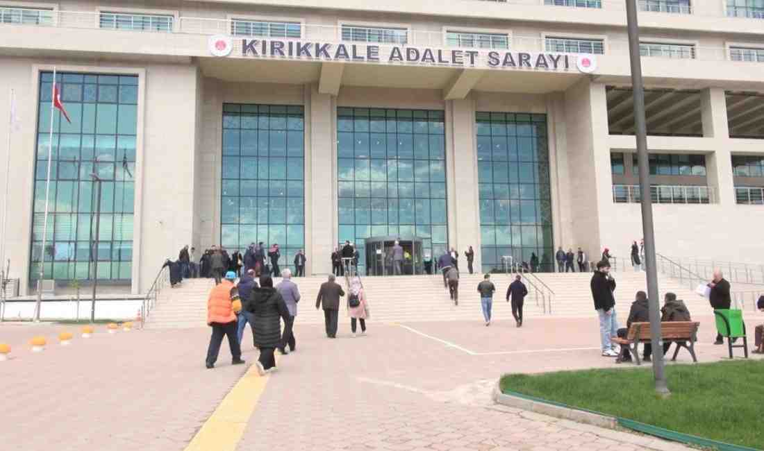 Kırıkkale’de Belediye Başkanını Öldüren Kuzen İlk Kez Hakim Karşısında Kırıkkale’nin Balışeyh ilçesinde Belediye Başkanı Hilmi Şen ile özel koruması