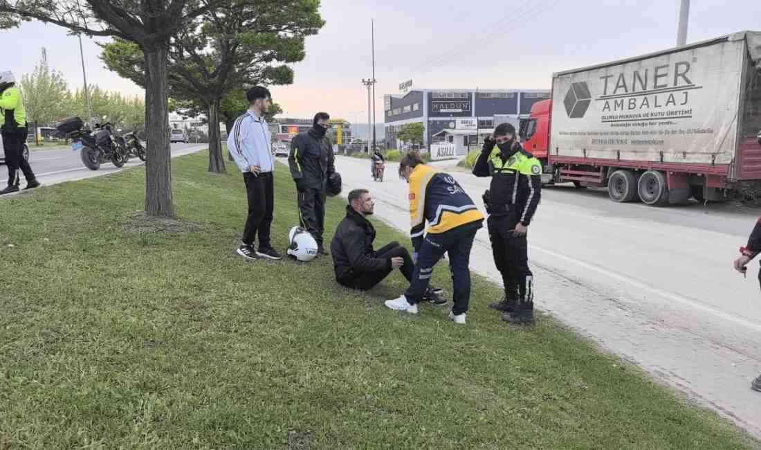 Polis Takibinden Kaçan Motosikletli Kaza YaptıBursa’nın İnegöl ilçesinde plakasını bezle