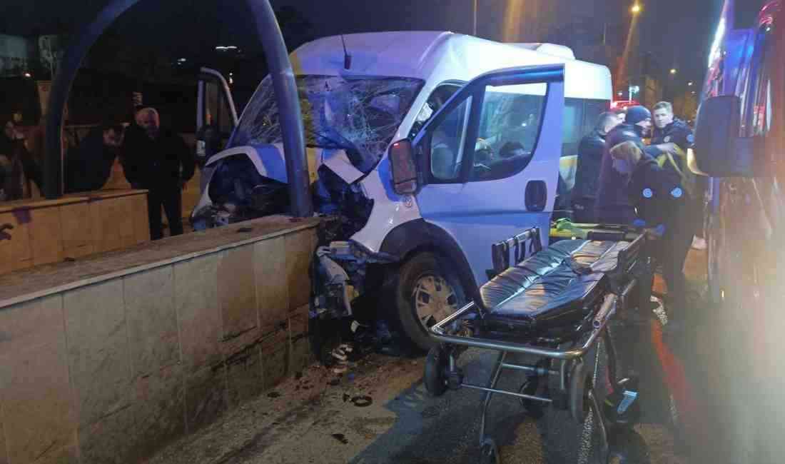 Kestel İstikametinde KazaBursa’nın Osmangazi ilçesinde sabah saatlerinde meydana gelen kazada,