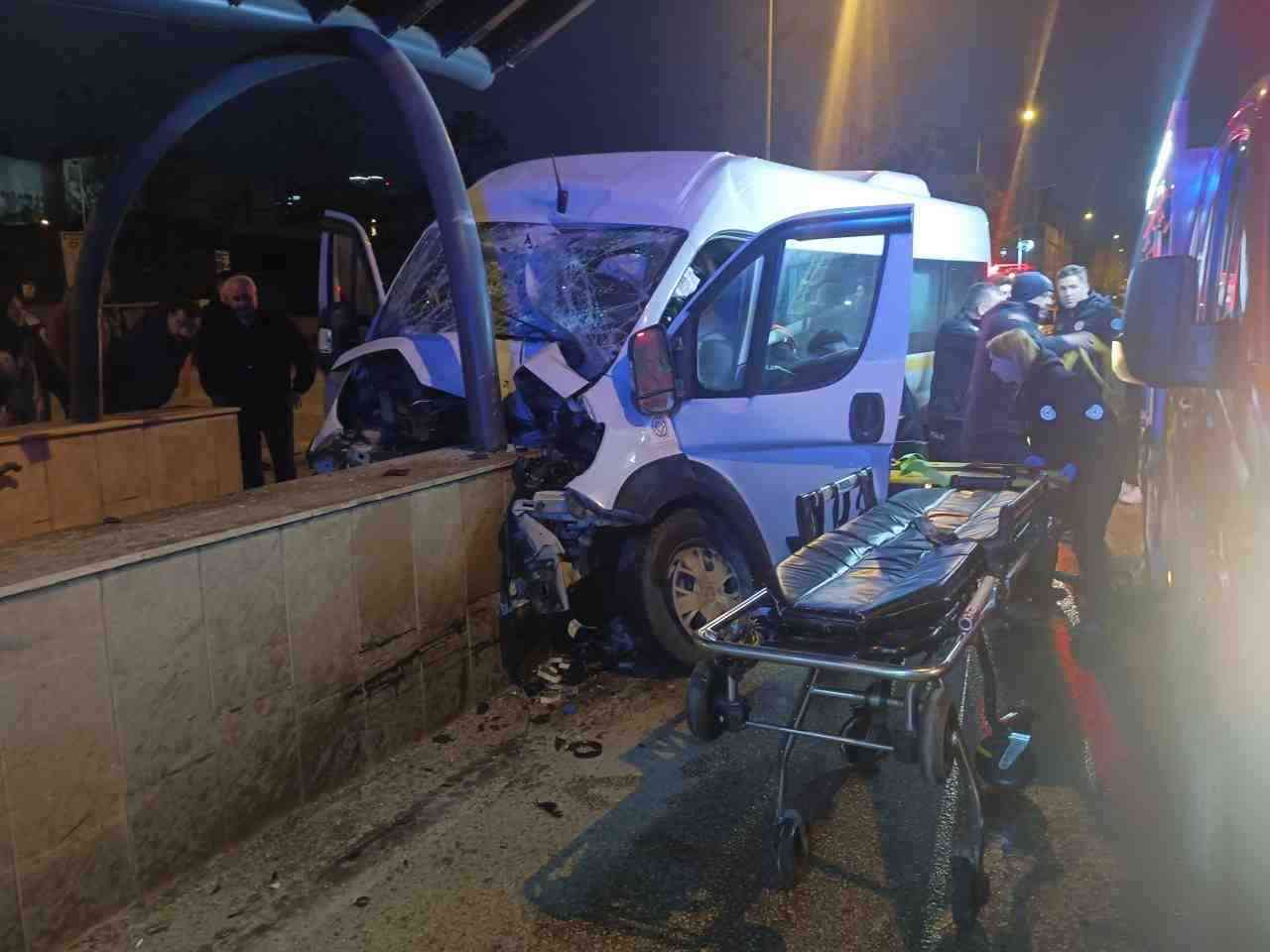 Kestel İstikametinde KazaBursa’nın Osmangazi ilçesinde sabah saatlerinde meydana gelen kazada,