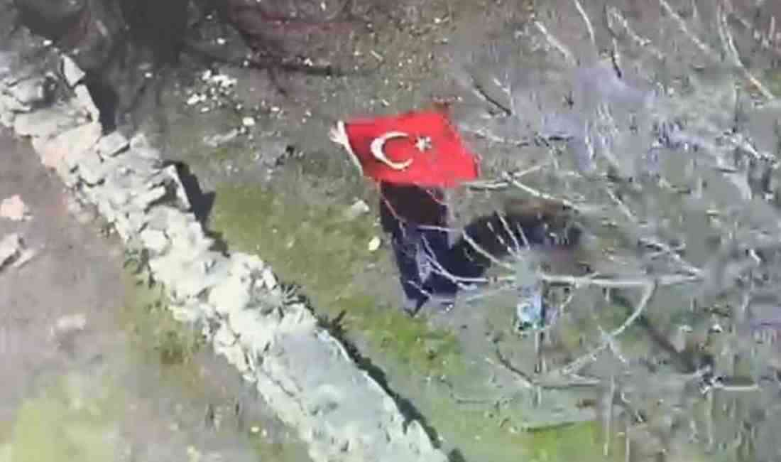 Muğla’da Ramazan Bayramı tatili kapsamında denetim uçuşu yapan polis helikopterini