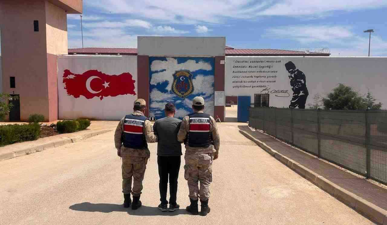 Gaziantep’in Nurdağı ilçesinde, hakkında FETÖ/PDY üyeliğinden kesinleşmiş hapis cezası bulunan