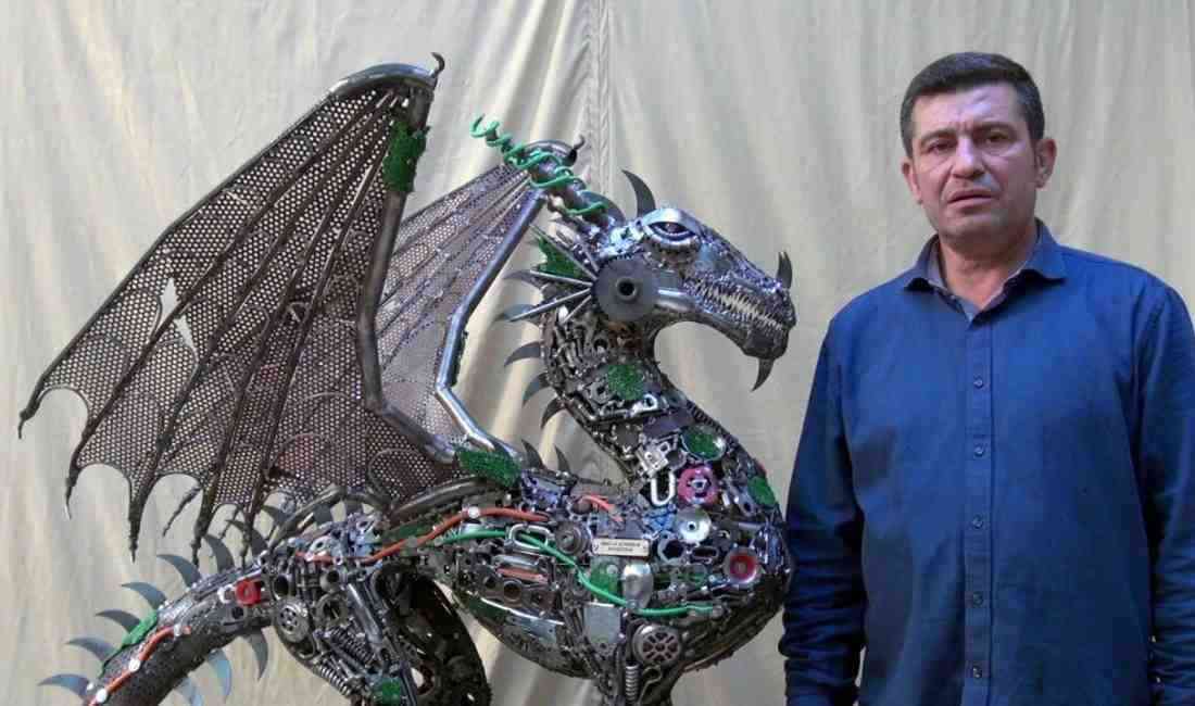 Geri Dönüşümden Sanata: ‘Ejderha’ Heykeli Hatay’ın Reyhanlı ilçesinde yaşayan heykeltıraş
