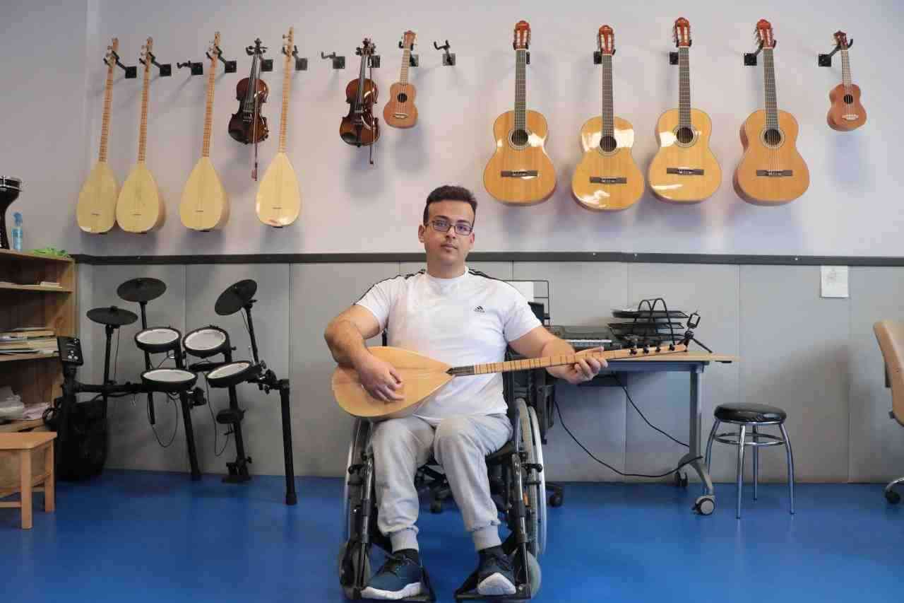 Engelleri Azmiyle Aştı, Bakanlıkta Göreve Başlıyor Kayseri’de doğuştan Spina Bifida