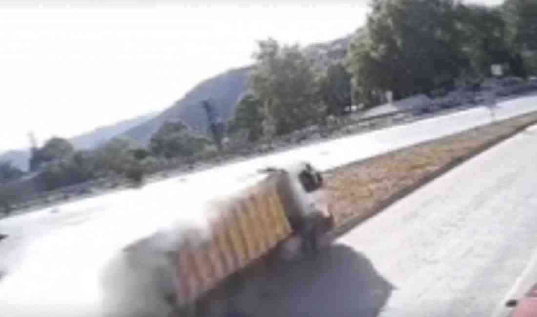 Hatay’da freni arızalanan bir kamyonun Harbiye Şelalesi’nin yer aldığı mesire